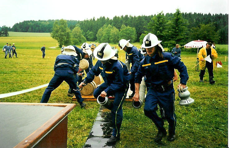 Hasičské závody Milíčov 2002
